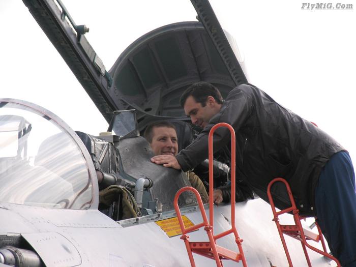 Getting ready for Su-30 flight. Last instructions ...