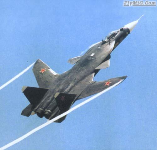 Su-47 Climbing hard. MAKS 2001